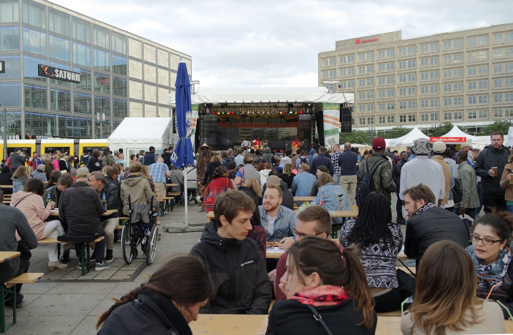 Bühne auf dem Alexanderplatz