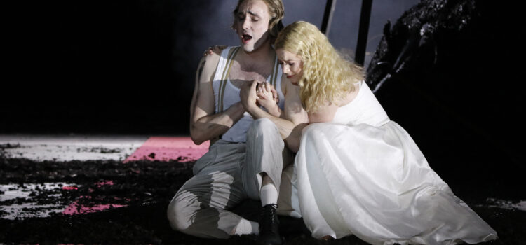 Hamlet – Oper von Ambroise Thomas an der Komischen Oper in Berlin